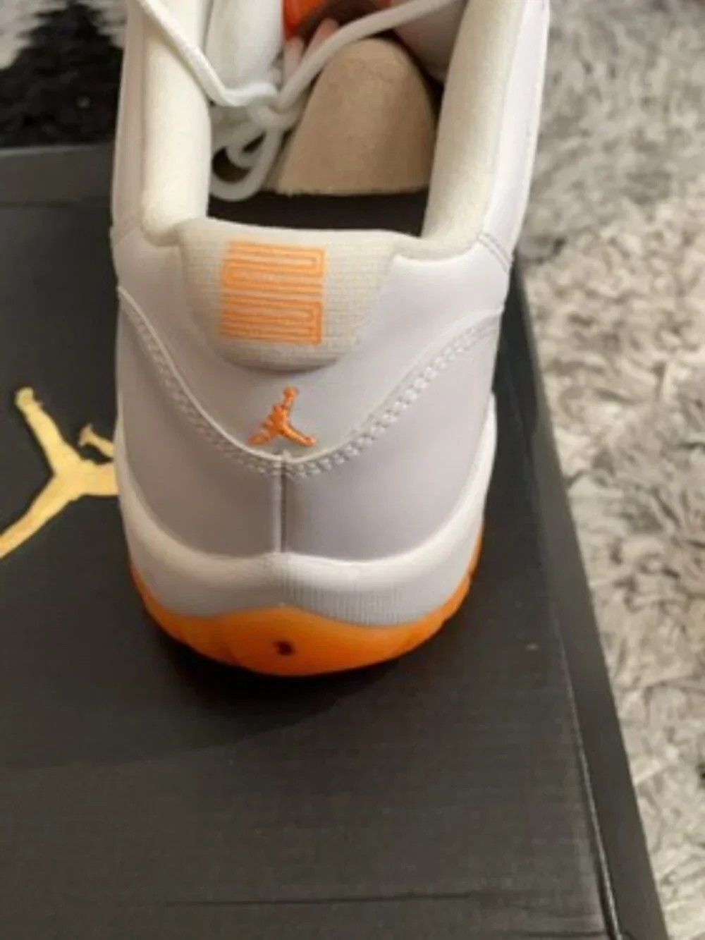 Air Jordan 11 Low Citrus GG 580521-139 Sz 7.5Y